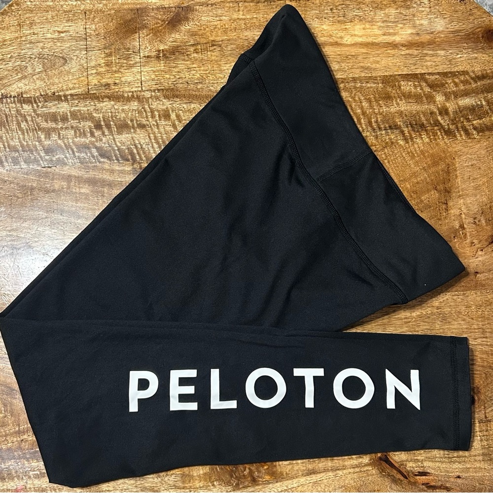 Size M Peleton Leggings